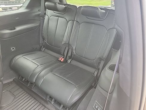 Used 2023 Jeep Grand Cherokee L Overland w/ Luxury Tech Group IV AWD/4WD image 11