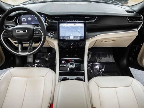 Used 2024 Jeep Grand Cherokee L Limited image 27