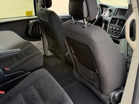 Used 2019 Dodge Grand Caravan SE w/ UConnect Hands-Free Group FWD image 29