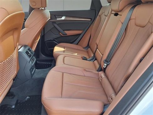 Used 2025 Audi Q5 2.0T Premium Plus w/ Premium Plus Package image 8