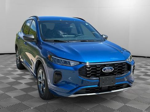 Used 2023 Ford Escape ST-Line w/ Tech Pack #1 AWD/4WD image 7