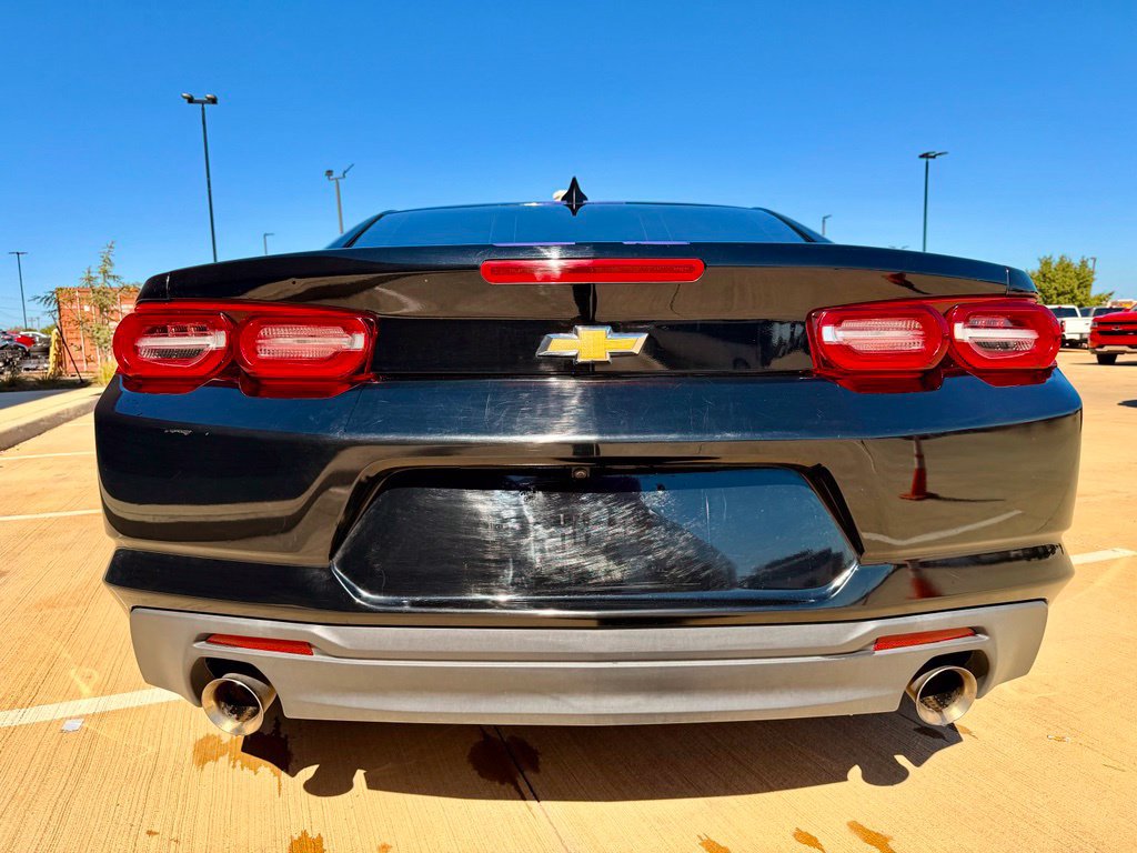 Used 2022 Chevrolet Camaro LT RWD image 5