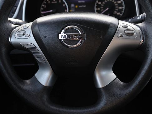 Used 2016 Nissan Murano S image 18