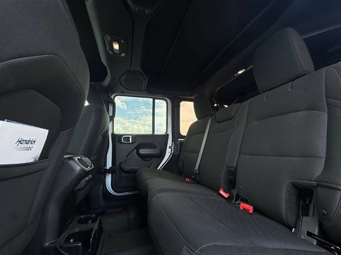 Used 2018 Jeep Wrangler Unlimited Sport S AWD/4WD image 19