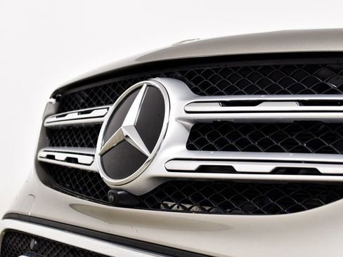 Certified 2022 Mercedes-Benz GLC 300 w/ Premium Package Lite image 8