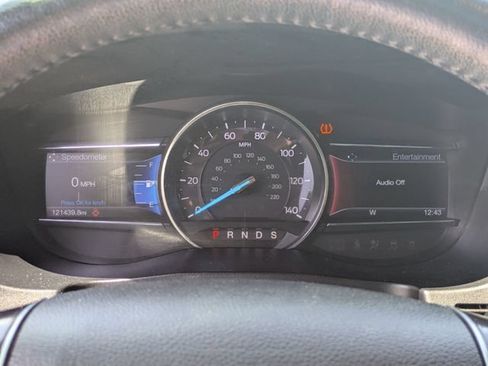 Used 2017 Ford Explorer Limited w/ Equipment Group 301A FWD image 19