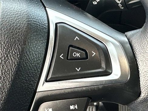 Used 2024 Ford Edge SEL w/ Convenience Package image 17