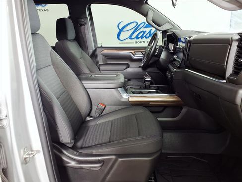 Used 2022 Chevrolet Silverado 1500 LT image 20