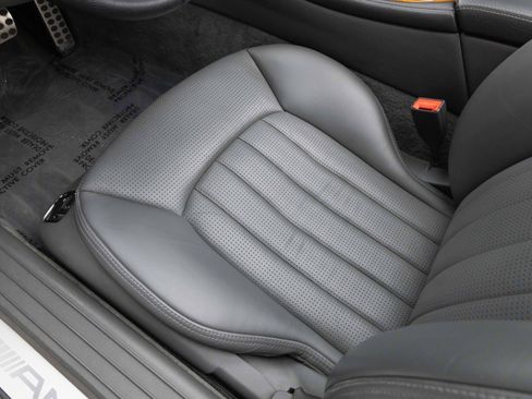 Used 2005 Mercedes-Benz SL 65 AMG image 32