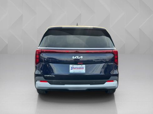 New 2026 Kia Carnival image 6