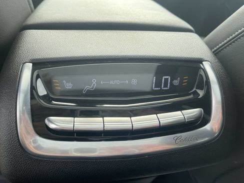 Certified 2024 Cadillac XT6 Premium Luxury w/ LPO, Floor Liner Package AWD/4WD image 42