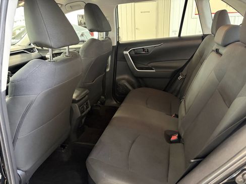 Used 2021 Toyota RAV4 LE image 16