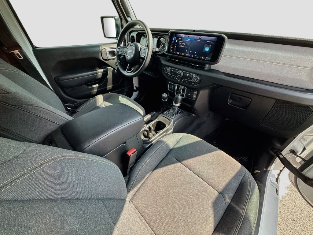 Used 2025 Jeep Gladiator Sport AWD/4WD image 31