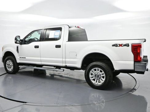 Used 2017 Ford F250 XLT AWD/4WD image 5