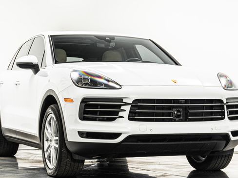 Used 2023 Porsche Cayenne AWD/4WD image 40