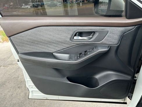 Used 2021 Nissan Rogue SV AWD/4WD image 10