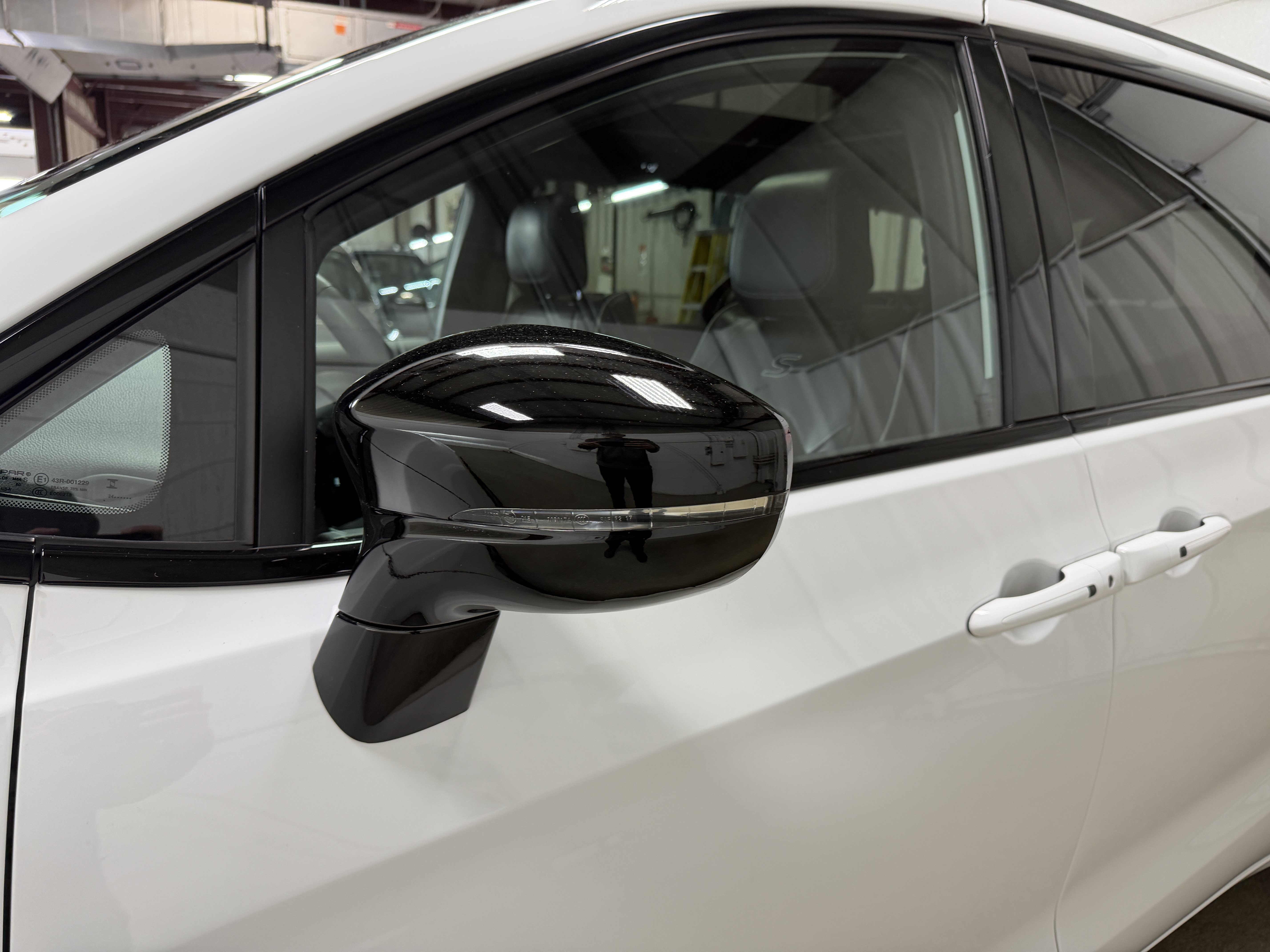 Used 2025 Chrysler Pacifica Limited FWD image 44