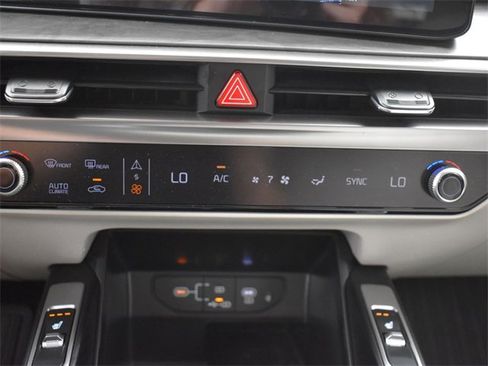 Certified 2024 Kia Sorento X-Line EX image 21