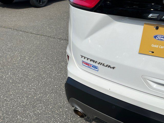 Used 2022 Ford Edge Titanium AWD/4WD image 34
