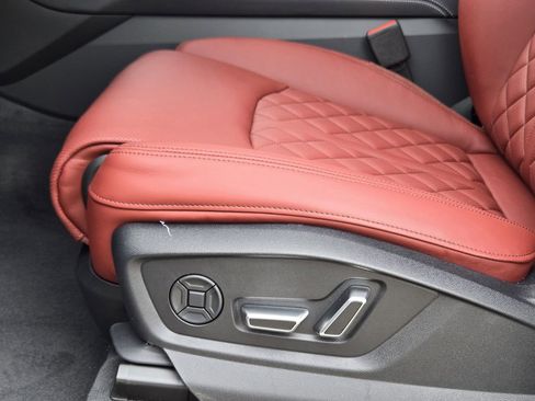 New 2026 Audi SQ7 Premium Plus AWD/4WD image 28