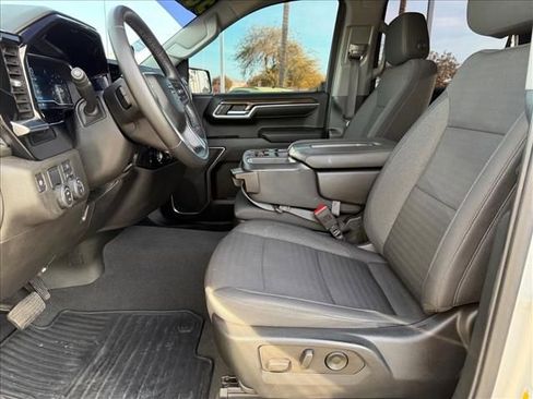 Used 2022 Chevrolet Silverado 1500 RST image 7