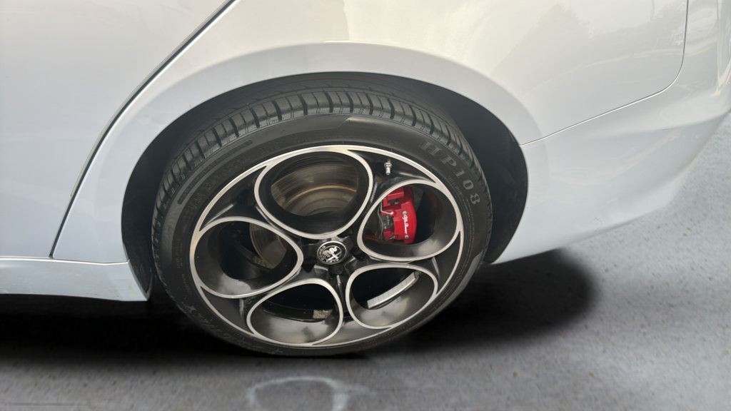 Used 2022 Alfa Romeo Giulia Ti AWD/4WD image 18