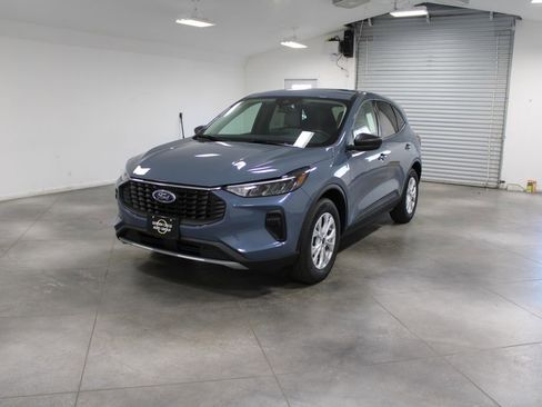 New 2026 Ford Escape Active image 3