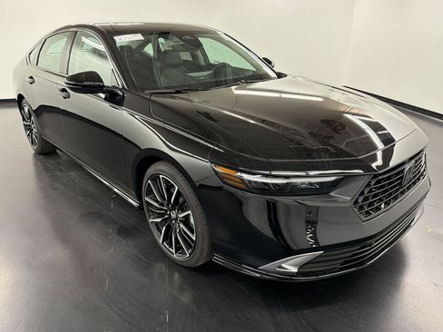 New 2026 Honda Accord Touring image 7