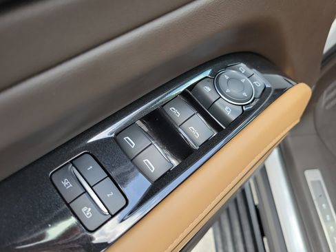 Certified 2023 Cadillac Escalade Premium Luxury w/ Performance Package AWD/4WD image 17