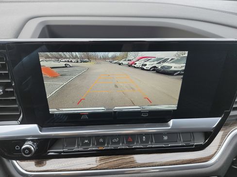 Used 2025 GMC Sierra 1500 Elevation image 2