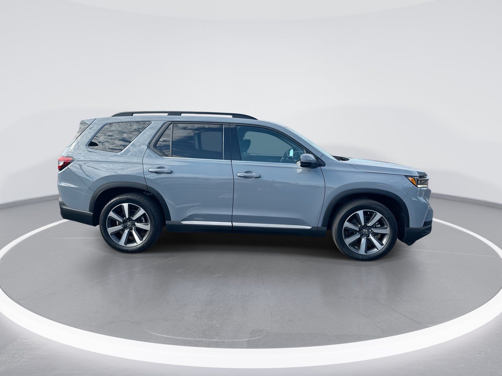 Used 2025 Honda Pilot Touring image 10