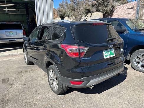 Used 2017 Ford Escape Titanium image 4