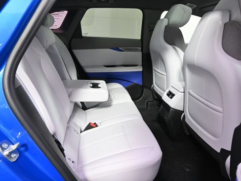 New 2025 Cadillac Optiq Luxury 1 w/ LPO, Floor Liner Package AWD/4WD image 18