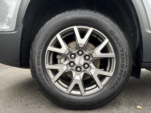 Used 2020 GMC Acadia SLE w/ Driver Convenience Package image 17