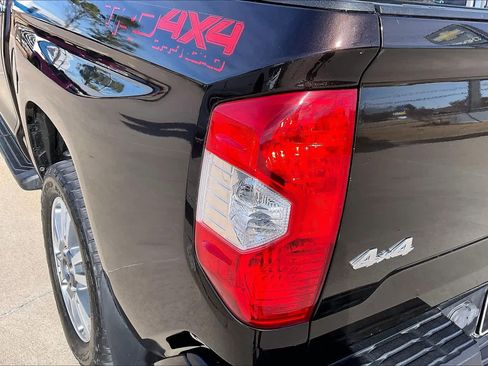 Used 2021 Toyota Tundra Platinum image 28