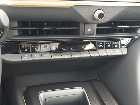 New 2026 Toyota Crown Signia w/ Advanced Technology Package AWD/4WD image 18