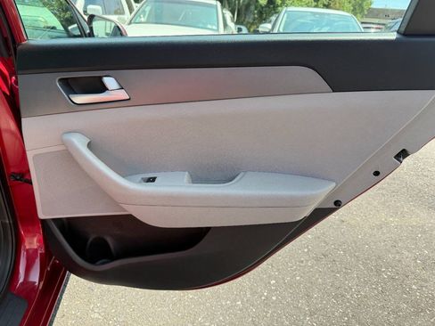 Used 2016 Hyundai Sonata SE FWD image 29