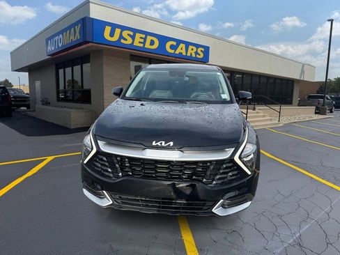 Used 2023 Kia Sportage EX FWD image 3
