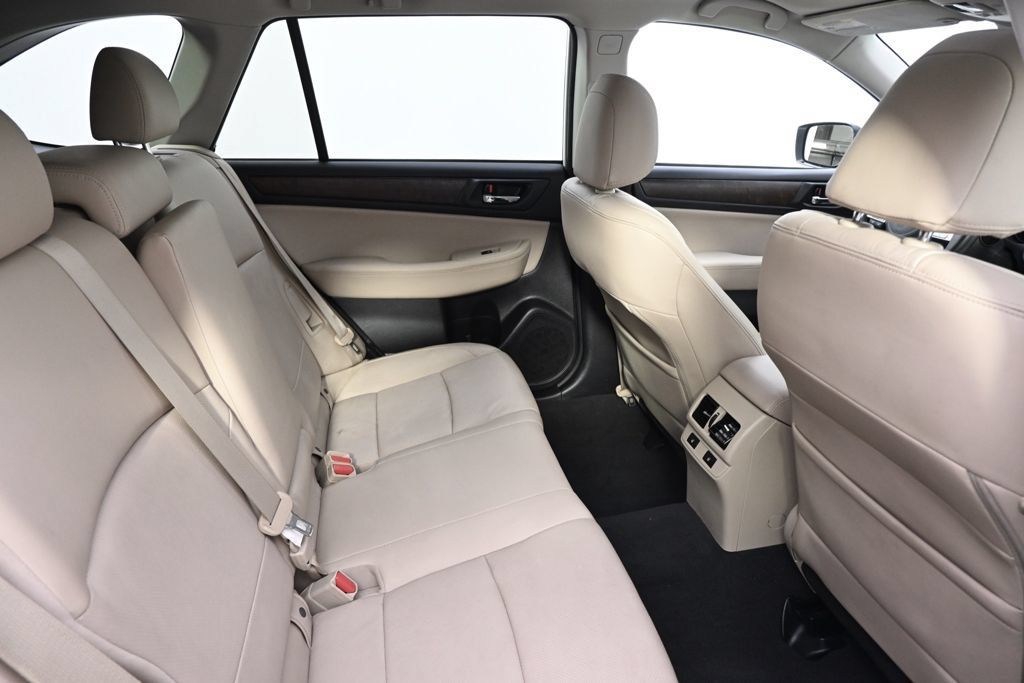 Used 2015 Subaru Outback 2.5i Limited AWD/4WD image 16