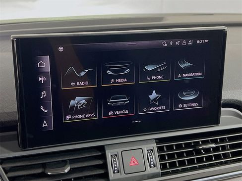 Used 2021 Audi Q5 Prestige w/ Prestige Package image 15