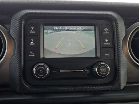 Used 2019 Jeep Wrangler Sport AWD/4WD image 17