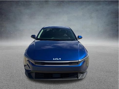 Used 2025 Kia K4 FWD image 2