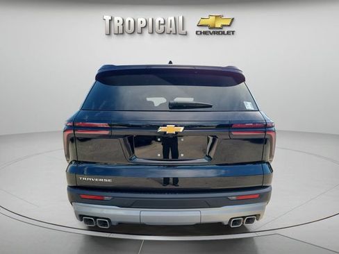 New 2026 Chevrolet Traverse LT w/ Sun and Wheel Package FWD image 4