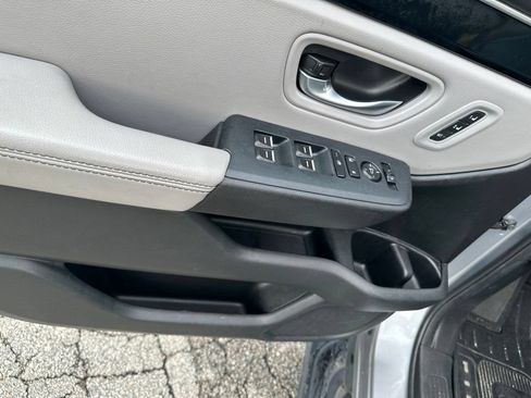 Used 2025 Honda Pilot EX-L image 15