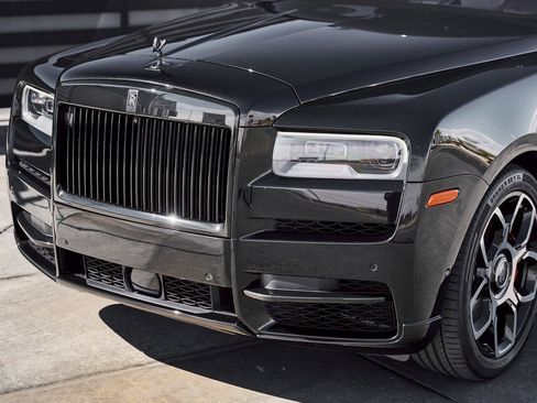 Used 2022 Rolls-Royce Cullinan Black Badge w/ Dark Exterior Package image 7