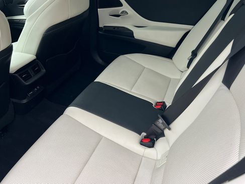 Used 2021 Lexus ES 350 F Sport image 12