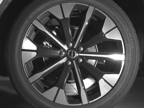Certified 2026 Volvo XC60 B5 Plus AWD/4WD image 27