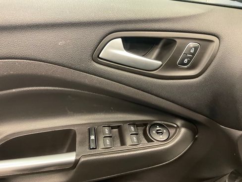 Used 2018 Ford Escape SEL w/ Ford Safe & Smart Package AWD/4WD image 16