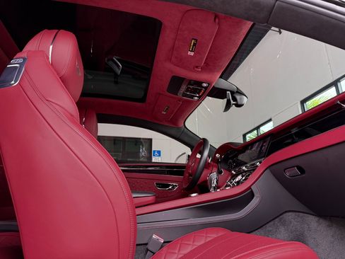 Used 2021 Bentley Continental GT AWD/4WD image 33