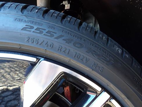 New 2026 Volvo XC60 B5 Ultra w/ Protection Package Premier image 30